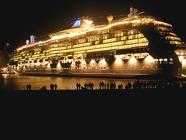 2009-11  CRI - Puerto Limon-osvětlená loď Jewel of the Seas