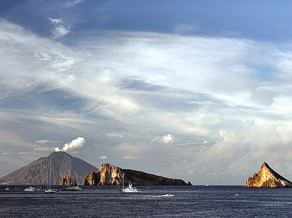 1995-07 I - Sicilia-Liparské ostrovy s kouřící sopkou Stromboli