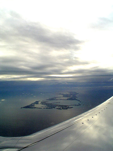 2011-03 BMU - Bermudy z nebe před mezipřistáním