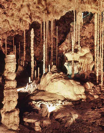 1975-05 CS- Jižní Morava-Moravský kras-Kateřinská jeskyně