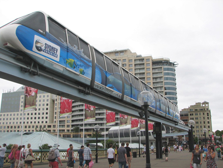 1997-04  AUS - NSW-Sydney-Monorail jezdí v Darling Harbouru