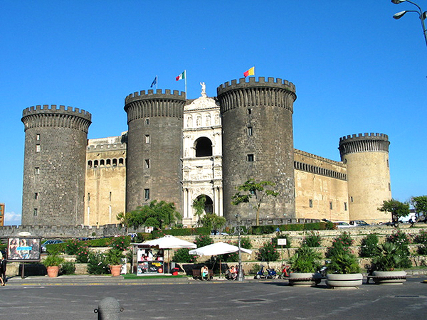 2009-04 I - Campania-Napoli-Castel Nuovo