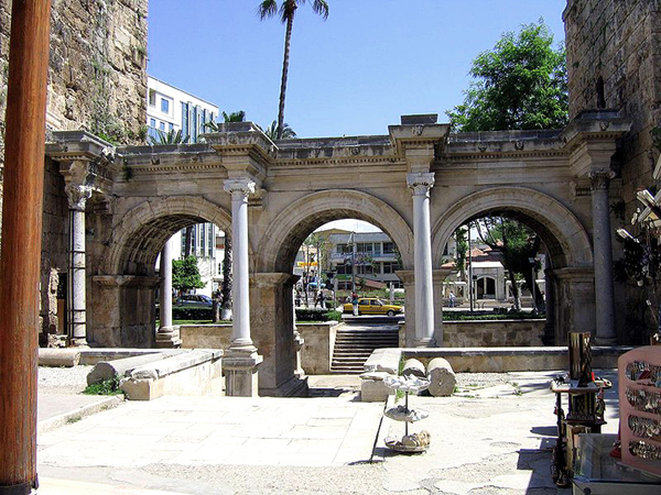 2010-03   TR - Anatolie-Antalya s Hadrianovou bránou