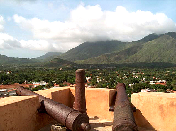 2006-04 YV - Nueva Esparta-Isla Margarita-La Asuncion z pevnosti
