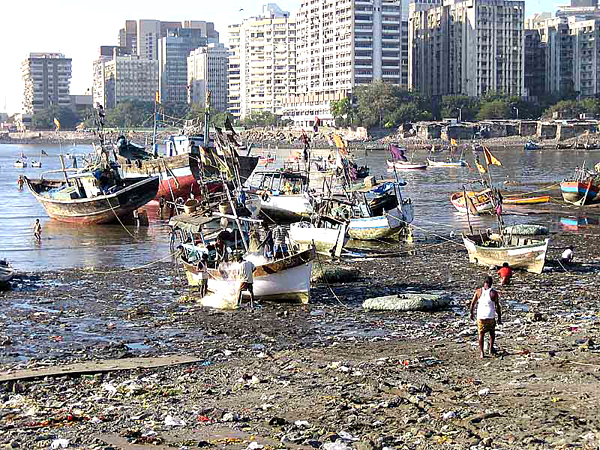 2007-04 IND - Maharashtra-Mumbai a její odporný rybářský přístav